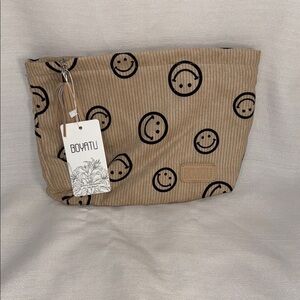 BOYATU Smiley Face Beauty Bag